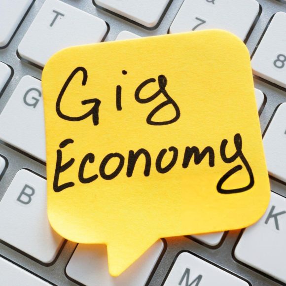 How Job-Oriented Courses Fuel the Rise of the Gig Economy